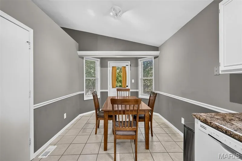 24 Mallard Pointe Drive, O'Fallon, MO 63368 — listing photo 10 of 44