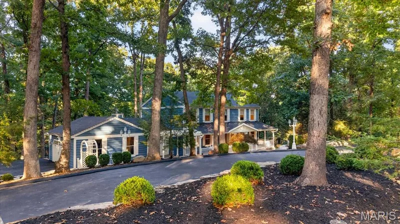 circular driveway — 2436 Indian Tree Run, Wildwood, MO 63038