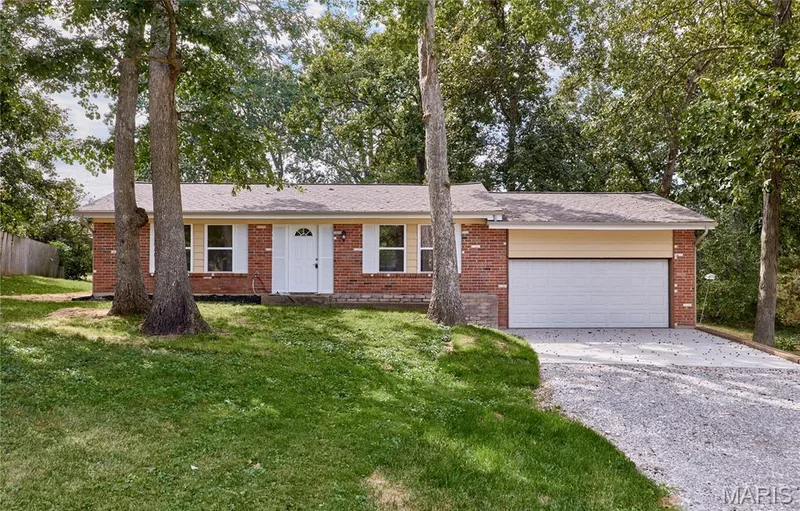408 Raymond Drive, O'Fallon, MO 63366 — listing photo 2 of 20