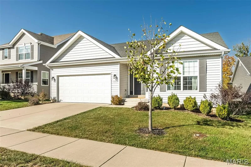 417 Cozy Pines Drive, Lake St. Louis, MO 63367 — listing photo 2 of 38