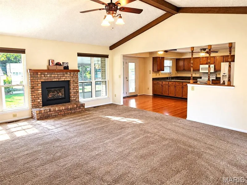 917 Burn Oak, St Charles, MO 63303 — listing photo 4 of 40