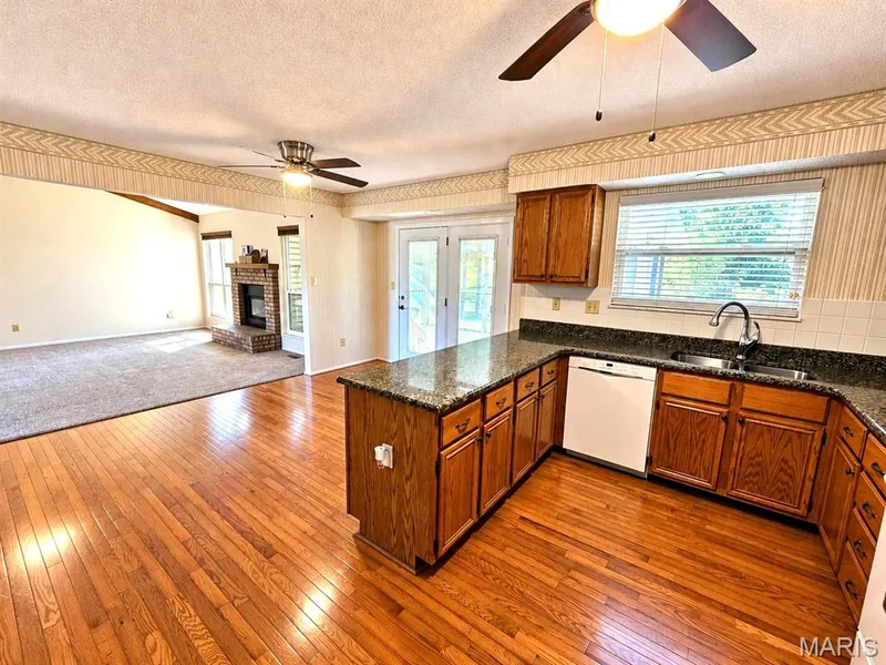 917 Burn Oak, St Charles, MO 63303 — listing photo 9 of 40