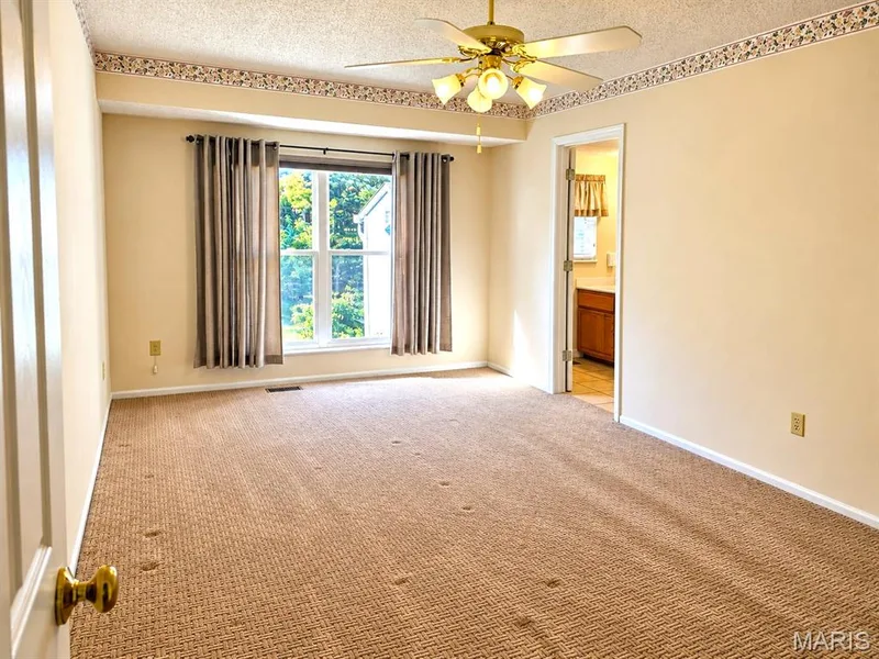 917 Burn Oak, St Charles, MO 63303 — listing photo 11 of 40