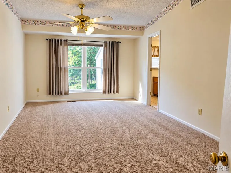 917 Burn Oak, St Charles, MO 63303 — listing photo 12 of 40