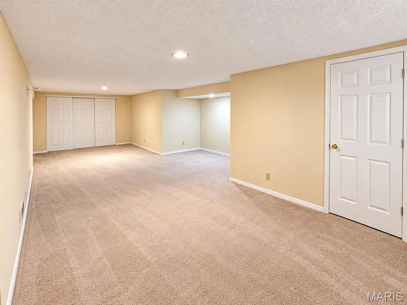 917 Burn Oak, St Charles, MO 63303 — listing photo 28 of 40