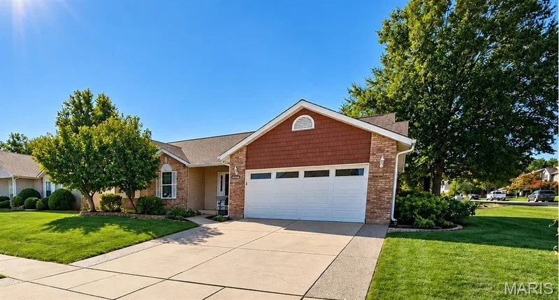 917 Burn Oak, St Charles, MO β listing photo 1
