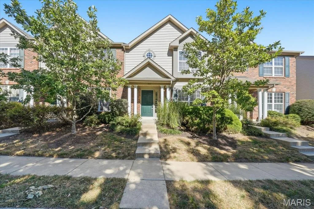 300 Montclair Tower Drive, St Charles, MO 63303 — listing photo 1 of 24