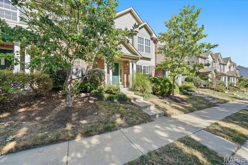 300 Montclair Tower Drive, St Charles, MO 63303 — listing photo 2 of 24