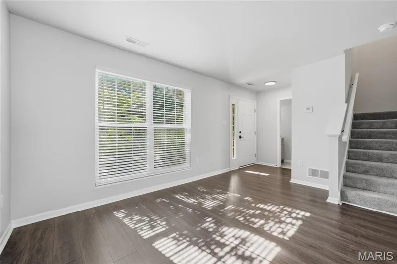 300 Montclair Tower Drive, St Charles, MO 63303 — listing photo 5 of 24