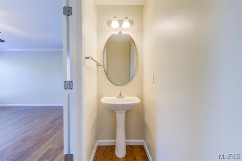 Main level half bath — 501 Country Circle Drive, Lake St. Louis, MO 63367