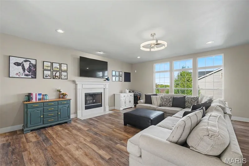 759 Obrecht Lane, O'Fallon, MO 63366 — listing photo 7 of 33