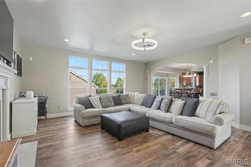 759 Obrecht Lane, O'Fallon, MO 63366 — listing photo 8 of 33
