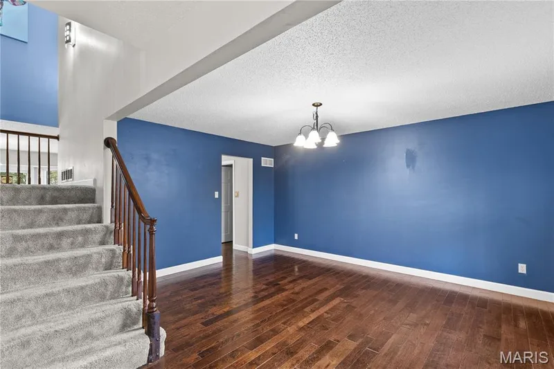 838 Emerald Place Drive, St Charles, MO 63304 — listing photo 8 of 37