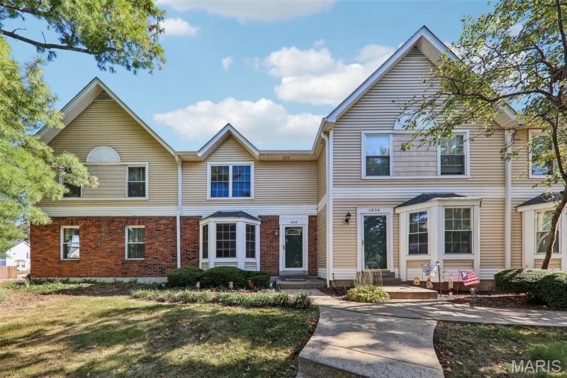 1656 Florine Boulevard #B, St Charles, MO — listing photo 1