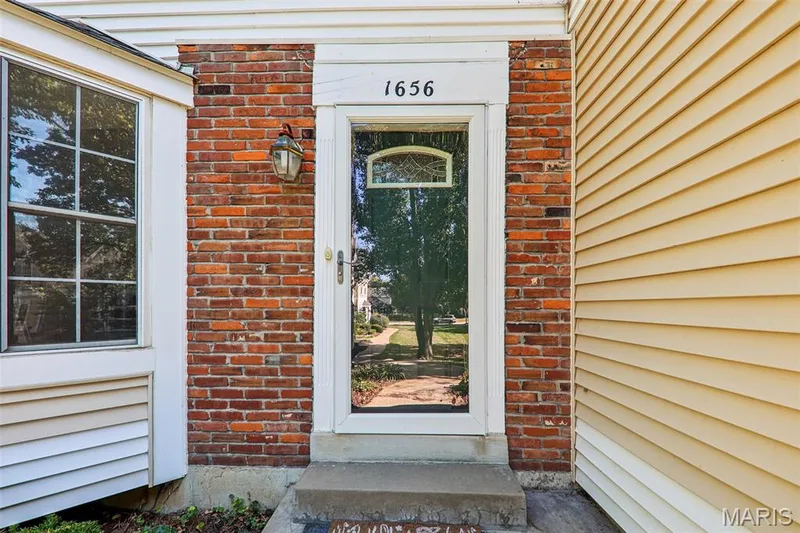1656 Florine Boulevard #B, St Charles, MO 63303 — listing photo 3 of 29