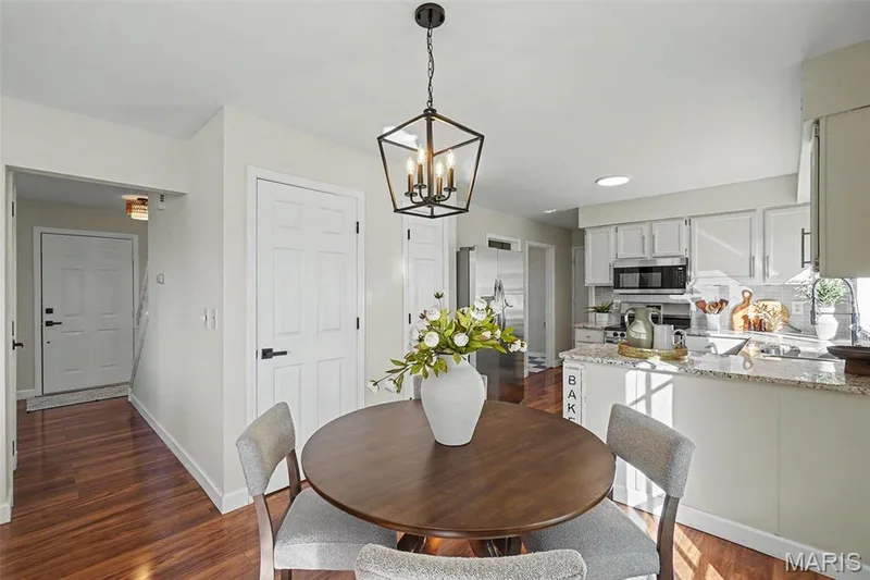 11 Castlio Court, St Charles, MO 63304 — listing photo 15 of 33