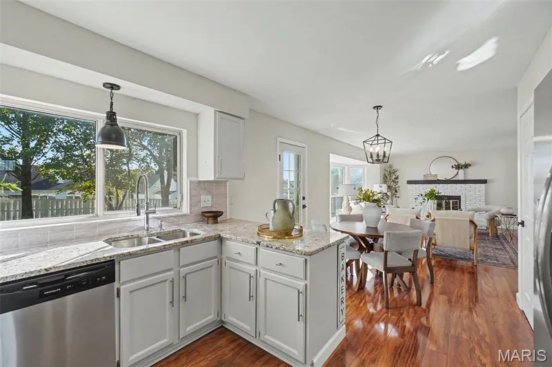 11 Castlio Court, St Charles, MO 63304 — listing photo 18 of 33