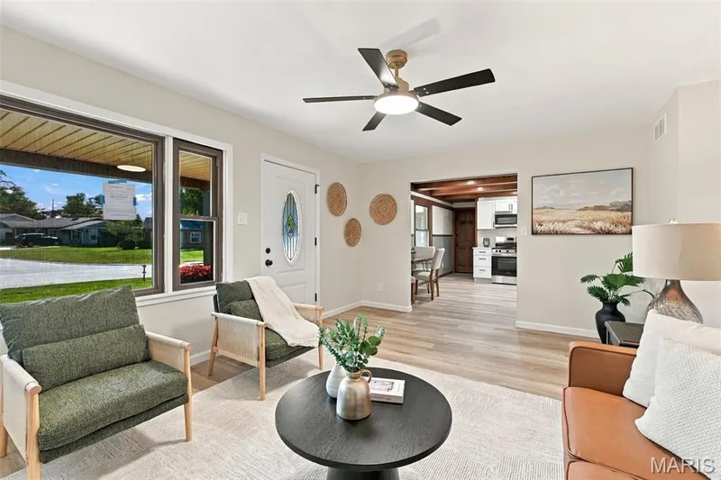 22 Jamaica Drive, St Peters, MO 63376 — listing photo 3 of 17
