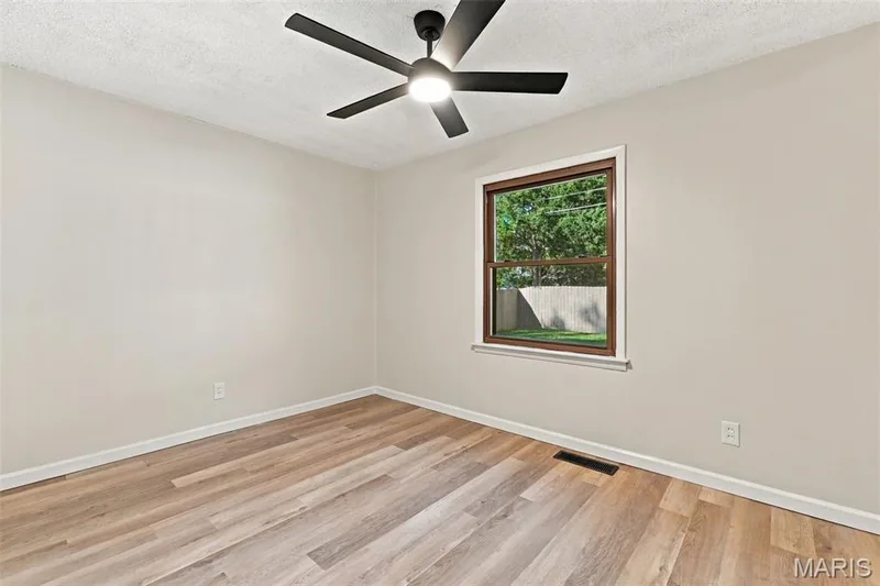 22 Jamaica Drive, St Peters, MO 63376 — listing photo 11 of 17