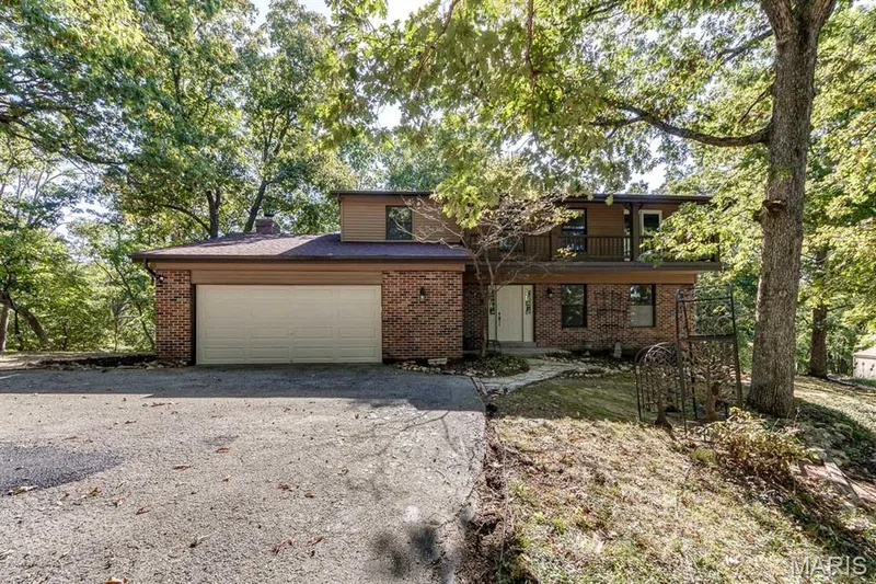 Welcome to 3030 Woodlands, a beautiful 4 bed, 2.5 bath home on over 3 acres! — 3030 Woodlands, Wildwood, MO 63038