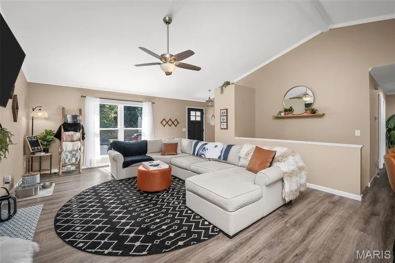 137 Hollow Creek Drive, St Peters, MO 63376 — listing photo 7 of 24