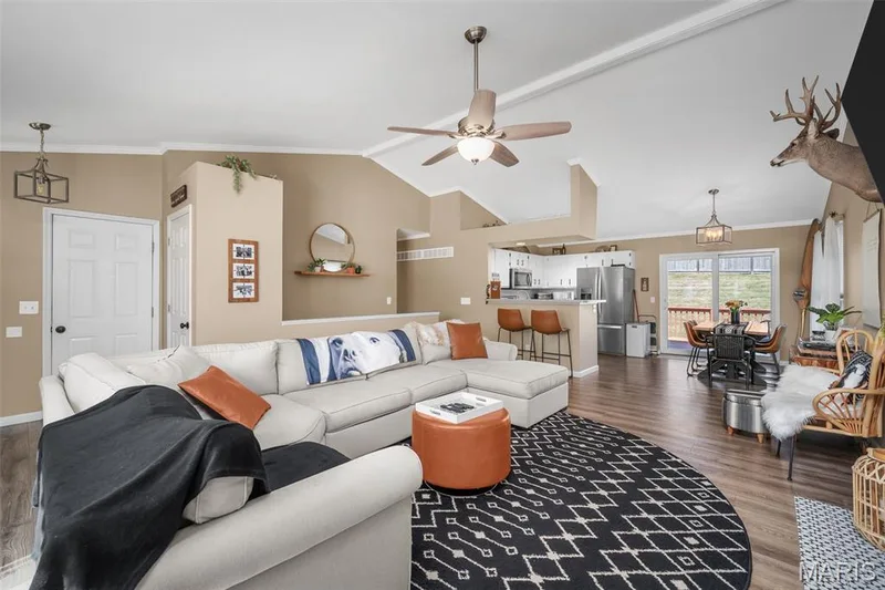 137 Hollow Creek Drive, St Peters, MO 63376 — listing photo 8 of 24