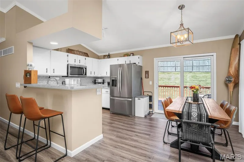 137 Hollow Creek Drive, St Peters, MO 63376 — listing photo 9 of 24