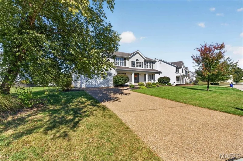 35 Indigo Bush Court, Dardenne Prairie, MO 63368 — listing photo 4 of 67
