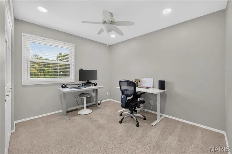 A versatile space with plenty of possibilities. — 15056 Isleview Drive, Chesterfield, MO 63017