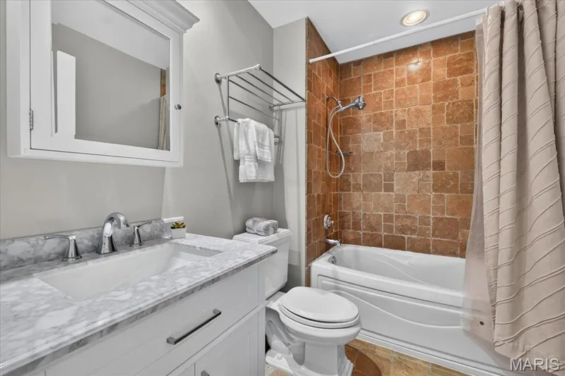 Ensuite bathroom provides you with a little everyday luxury. — 15056 Isleview Drive, Chesterfield, MO 63017