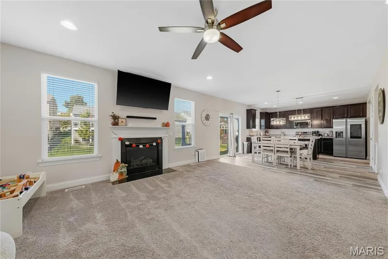 Gas Fireplace — 524 Wilmer Hollow Lane, Wentzville, MO 63385