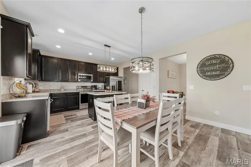 524 Wilmer Hollow Lane, Wentzville, MO 63385 — listing photo 3 of 50