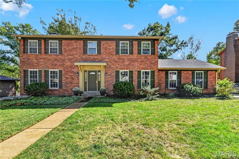 15552 Chequer Drive, Chesterfield, MO β listing photo 1