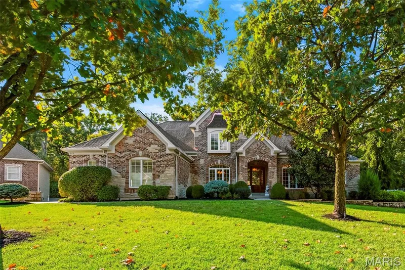 112 Castlewood Estates Drive, O'Fallon, MO 63368 — listing photo 2 of 98