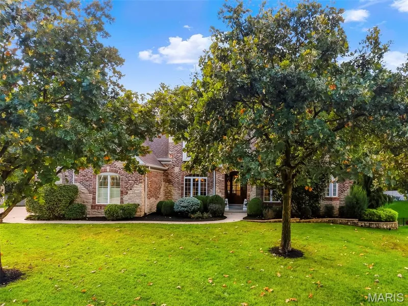 112 Castlewood Estates Drive, O'Fallon, MO 63368 — listing photo 7 of 98
