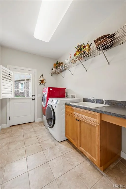 Main Floor Laundry — 112 Castlewood Estates Drive, O'Fallon, MO 63368