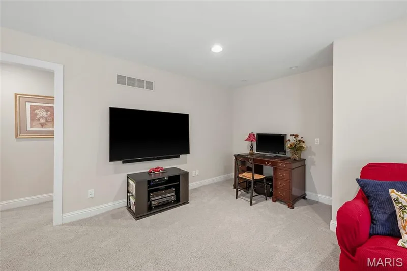 Loft — 112 Castlewood Estates Drive, O'Fallon, MO 63368
