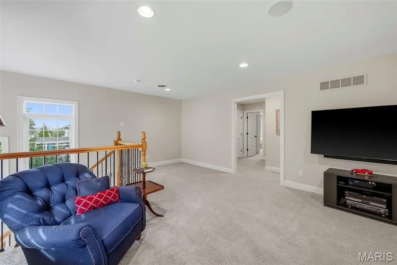 Loft — 112 Castlewood Estates Drive, O'Fallon, MO 63368