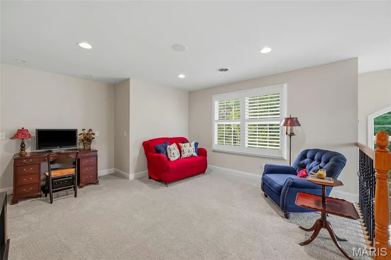 Loft — 112 Castlewood Estates Drive, O'Fallon, MO 63368