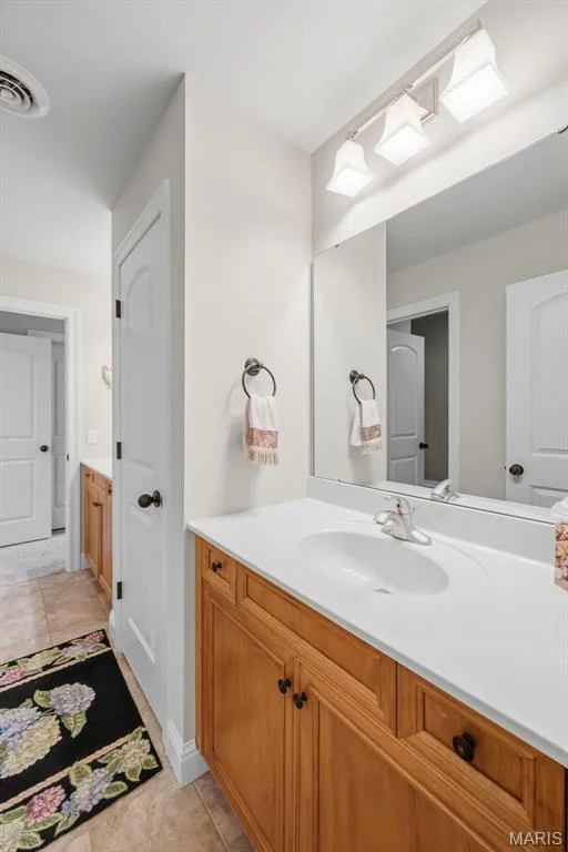 Jack and Jill Bathroom. — 112 Castlewood Estates Drive, O'Fallon, MO 63368