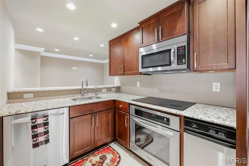 112 Castlewood Estates Drive, O'Fallon, MO 63368 — listing photo 65 of 98