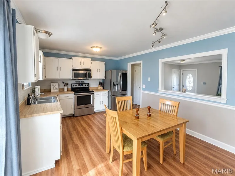 1 Mineral Drive, St Peters, MO 63376 — listing photo 3 of 16