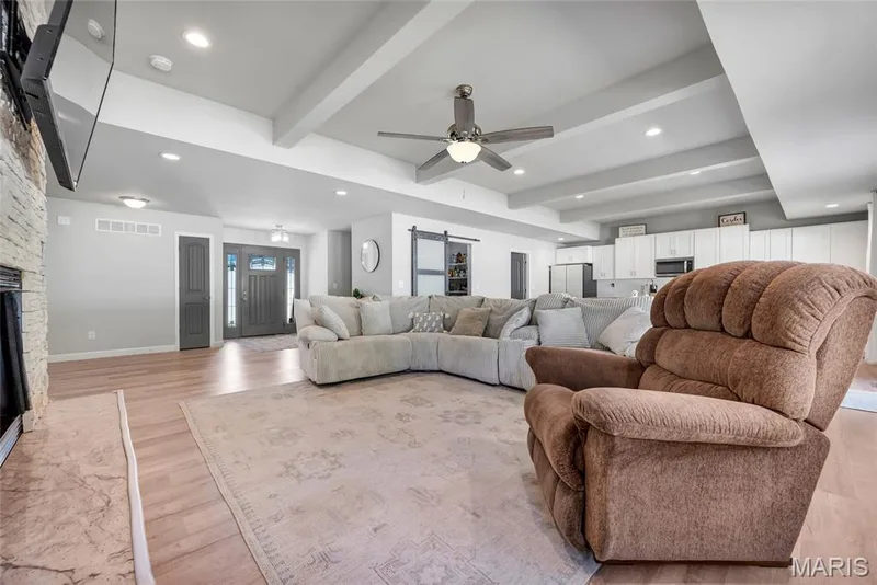 105 Providence Ridge Court, Wentzville, MO 63385 — listing photo 7 of 38