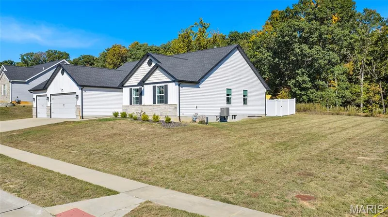 105 Providence Ridge Court, Wentzville, MO 63385 — listing photo 32 of 38