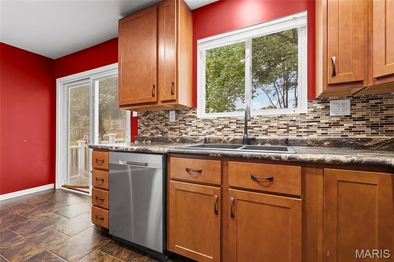 Sink under the window; plumbed ice-maker line. — 510 Keeney Drive, St Charles, MO 63304