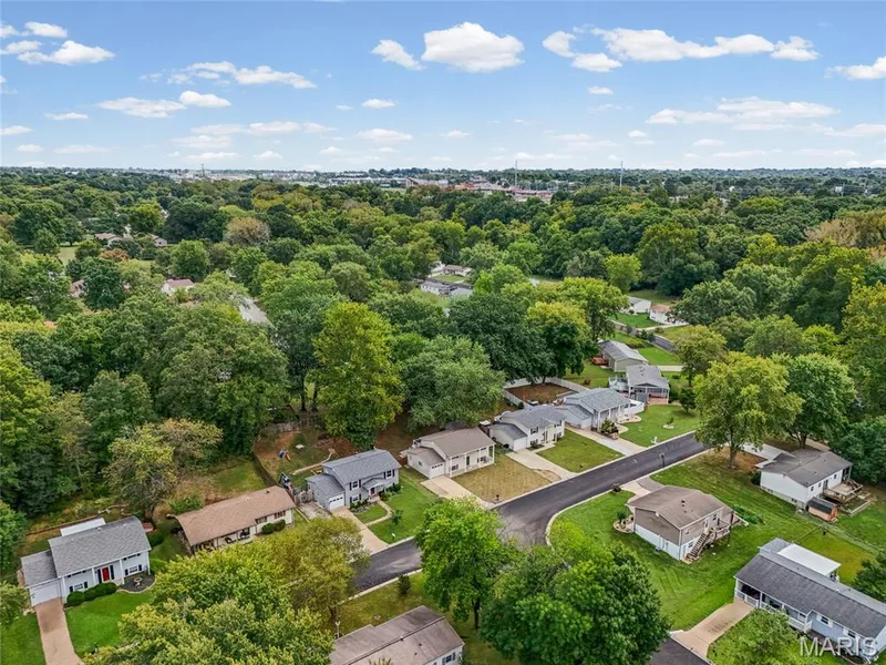 Mature trees throughout the neighborhood. — 510 Keeney Drive, St Charles, MO 63304