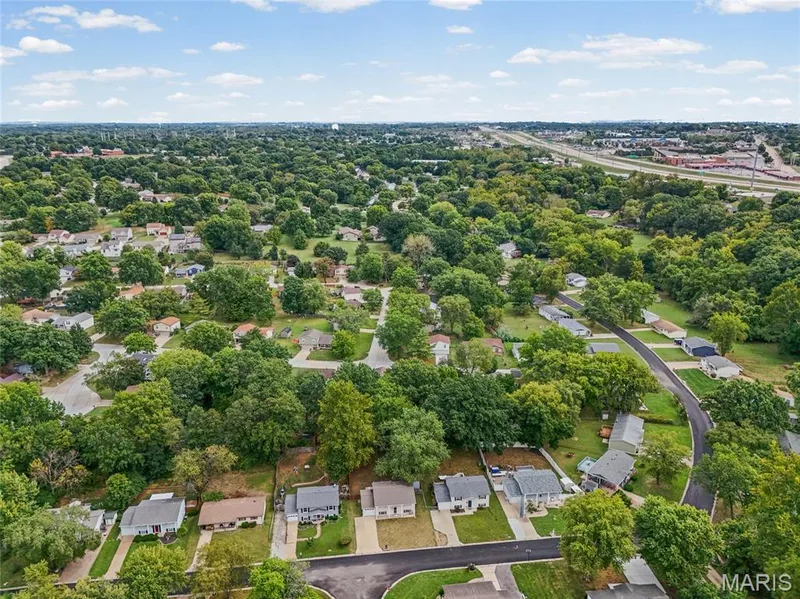 Close to highway access and shopping. — 510 Keeney Drive, St Charles, MO 63304