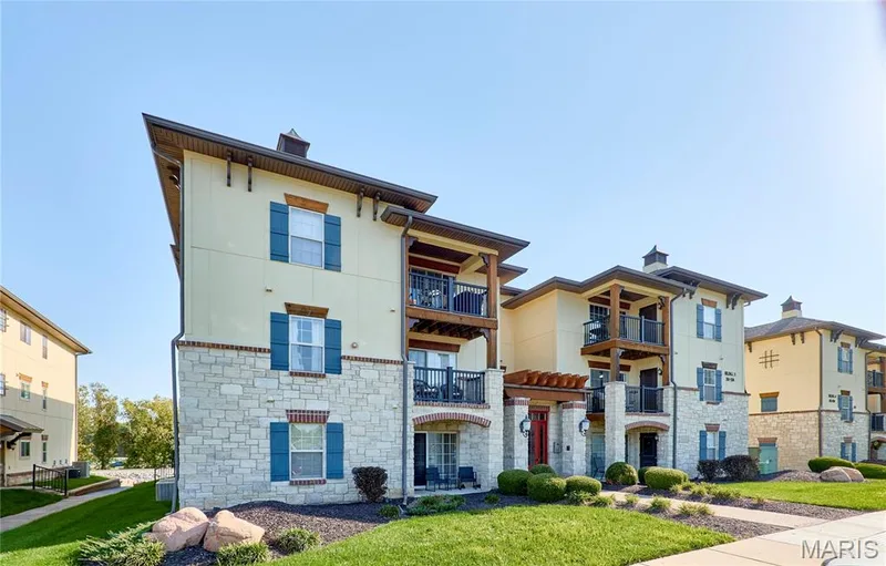 521 Bordeaux Way, Cottleville, MO 63376 — listing photo 2 of 56