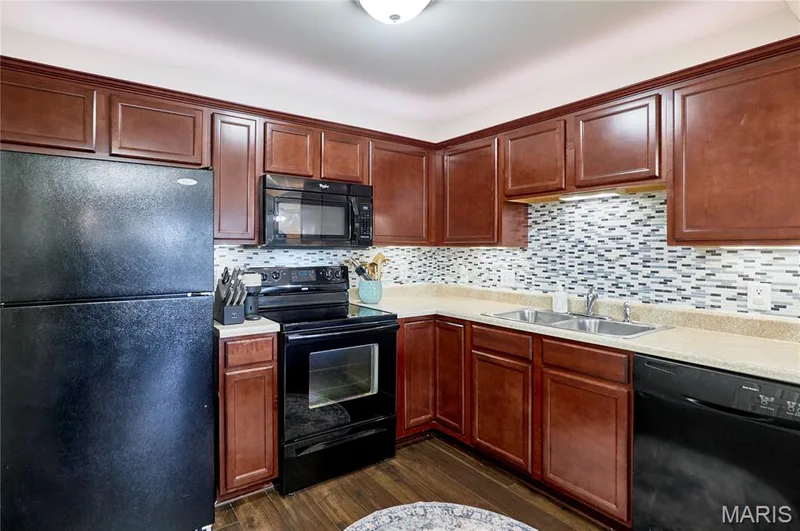 521 Bordeaux Way, Cottleville, MO 63376 — listing photo 11 of 56