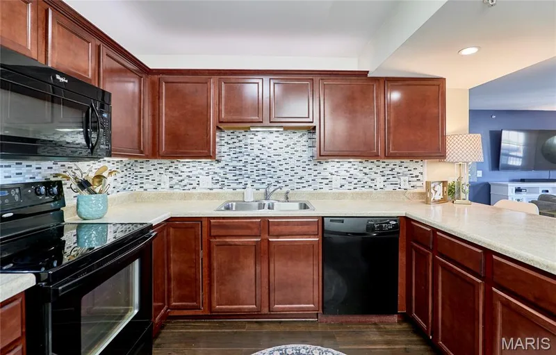 521 Bordeaux Way, Cottleville, MO 63376 — listing photo 12 of 56